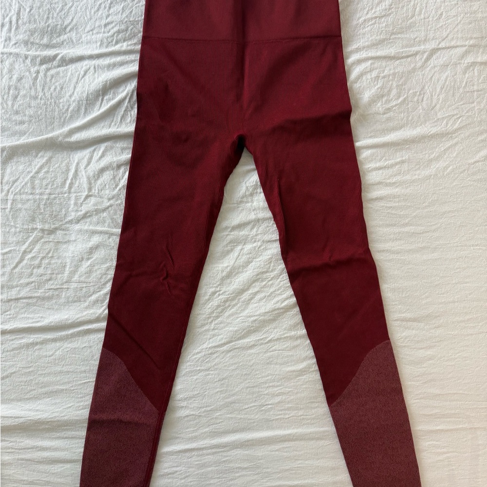 High-Waisted Seamless Ombre Leggings – Burgundy / Wine Red